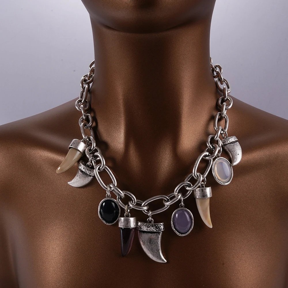 Collier pendentif en forme de corne de taureau, bijoux de clavicule de style bohème rétro, bijoux de fête vintage antiques Collier pendentif en forme de corne de taureau, bijoux de clavicule de style bohème rétro, bijoux de fête vintage antiques