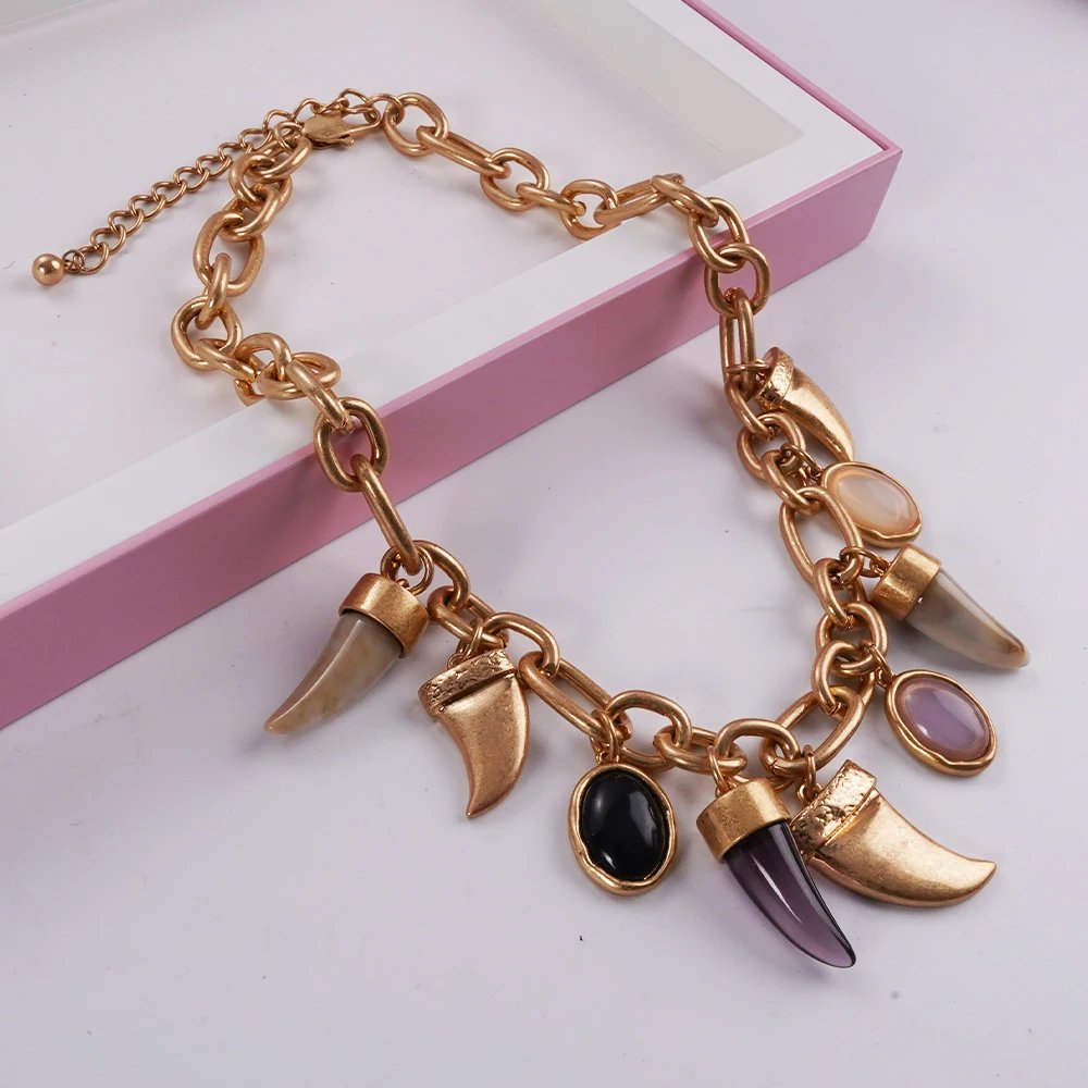 Collier pendentif en forme de corne de taureau, bijoux de clavicule de style bohème rétro, bijoux de fête vintage antiques Collier pendentif en forme de corne de taureau, bijoux de clavicule de style bohème rétro, bijoux de fête vintage antiques