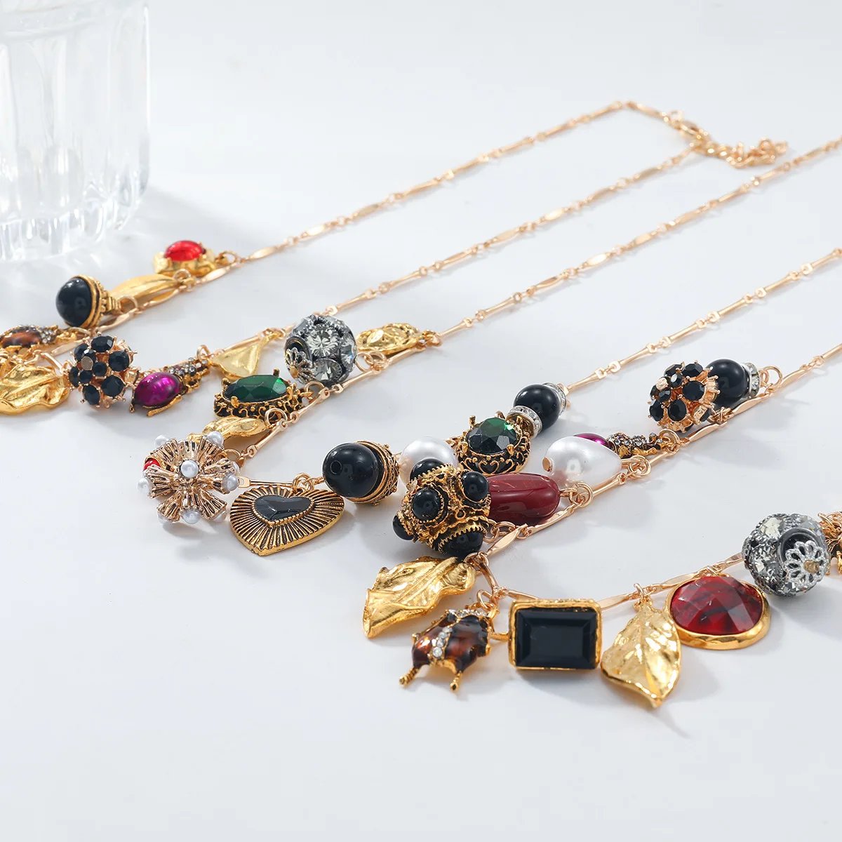 Collier avec pendentif géométrique multicouche pour femmes, Design tissé rétro, feuille d'insecte, fleur en forme de cœur, bijoux de fête Collier avec pendentif géométrique multicouche pour femmes, Design tissé rétro, feuille d'insecte, fleur en forme de cœur, bijoux de fête