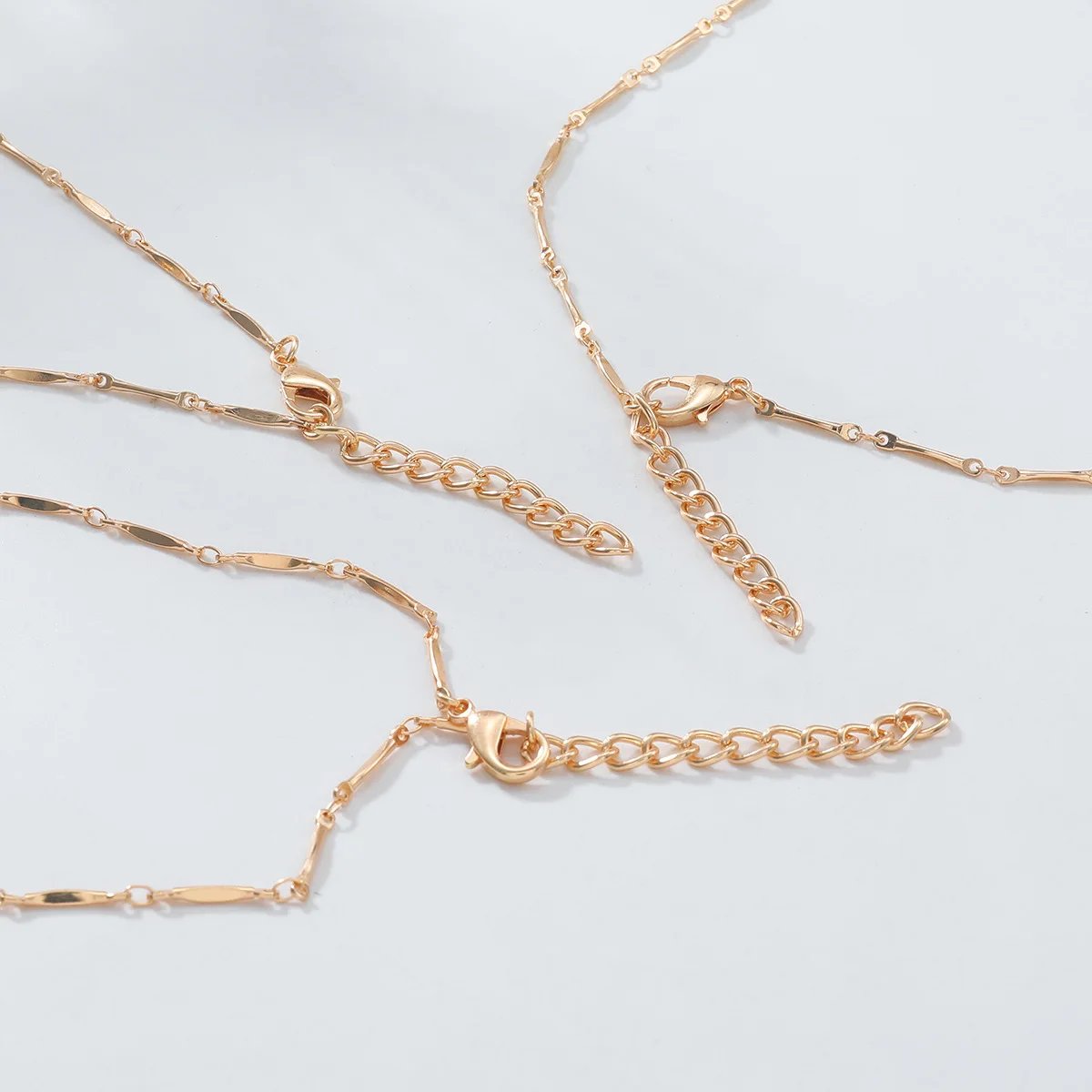 Collier avec pendentif géométrique multicouche pour femmes, Design tissé rétro, feuille d'insecte, fleur en forme de cœur, bijoux de fête Collier avec pendentif géométrique multicouche pour femmes, Design tissé rétro, feuille d'insecte, fleur en forme de cœur, bijoux de fête