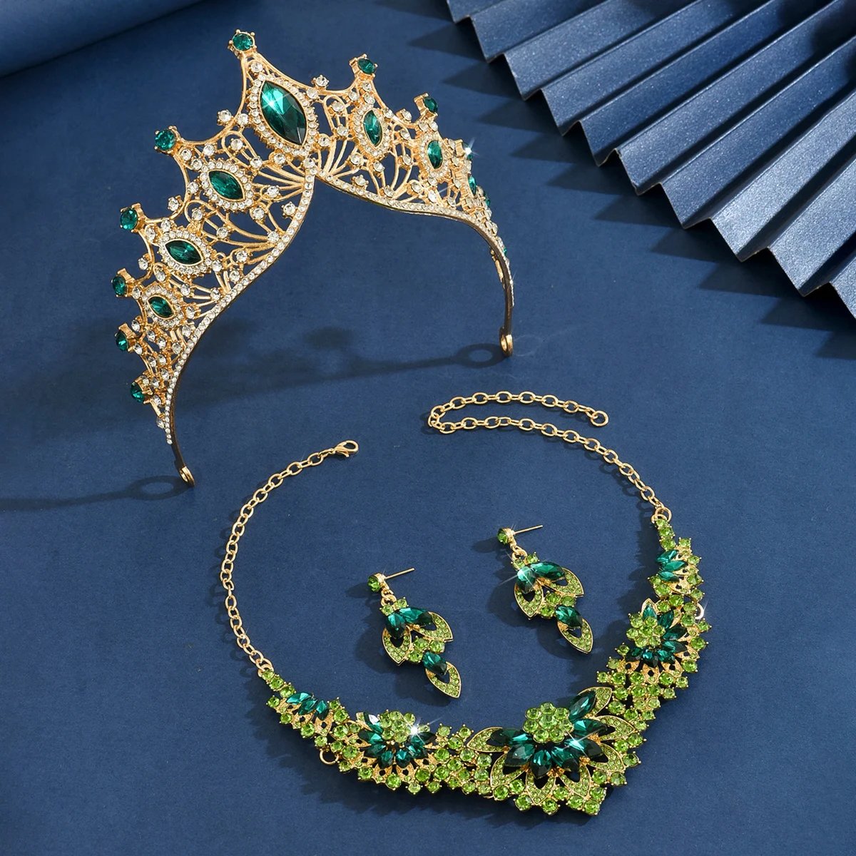 Ensemble de bijoux pour femmes, collier et boucles d'oreilles, couronne, Design à la mode, adapté aux cadeaux de mariage, de fête et de Festival