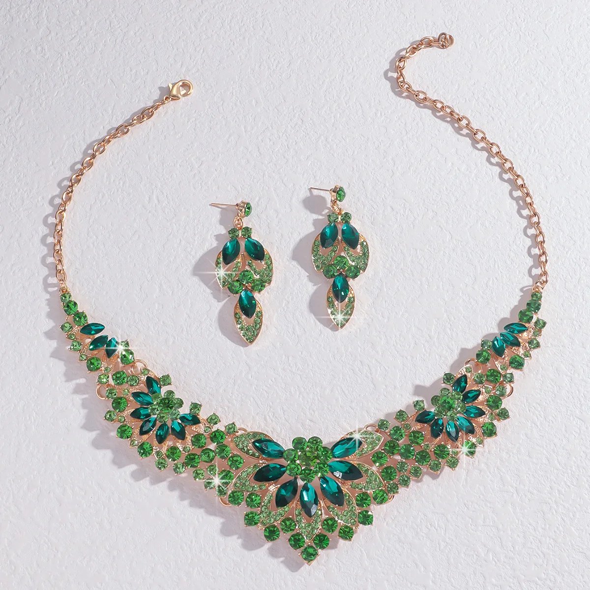 Ensemble de bijoux pour femmes, collier et boucles d'oreilles, couronne, Design à la mode, adapté aux cadeaux de mariage, de fête et de Festival