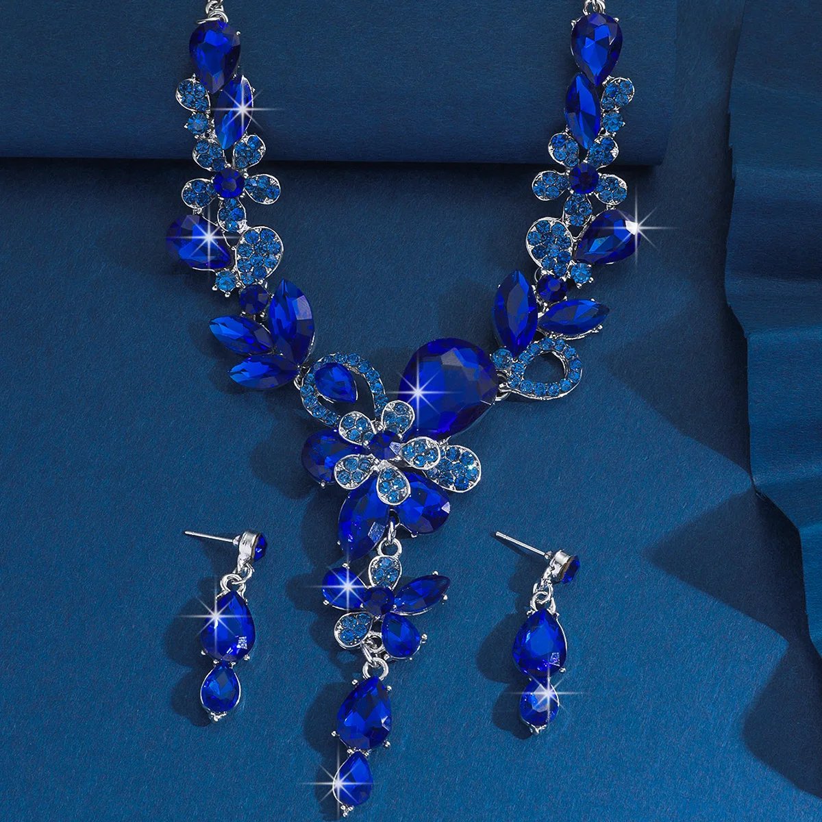 Ensemble de bijoux goutte d'eau ChimFlower pour femme, collier et boucles d'oreilles, cadeau de vacances, fête de banquet de mariage, mode, 3 pièces Ensemble de bijoux goutte d'eau ChimFlower pour femme, collier et boucles d'oreilles, cadeau de vacances, fête de banquet de mariage, mode, 3 pièces