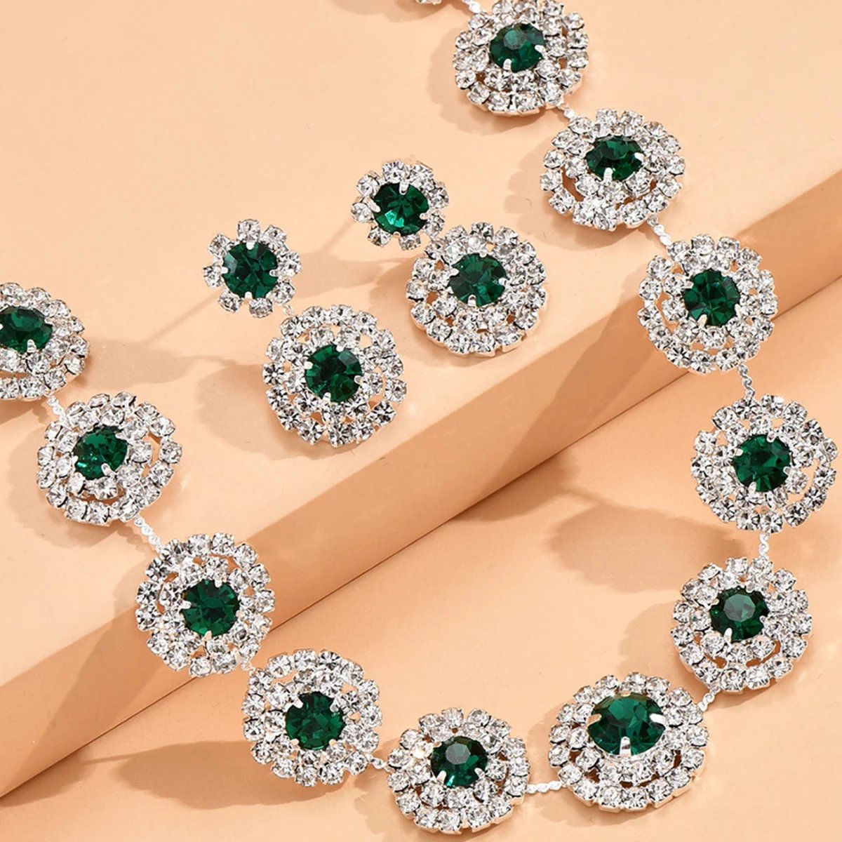 Ensemble de bijoux pour femmes, collier rond géométrique, boucles d'oreilles, adapté aux cadeaux de mariage, de fête et de Festival