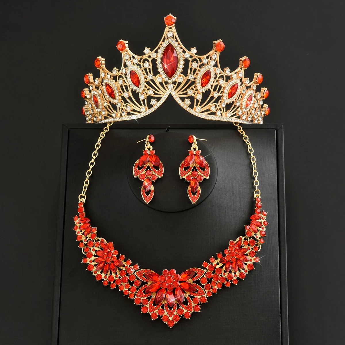 Conception d'oeil de cheval à la mode pour femmes, collier couronne magnifique et élégant, boucles d'oreilles, ensemble de bijoux