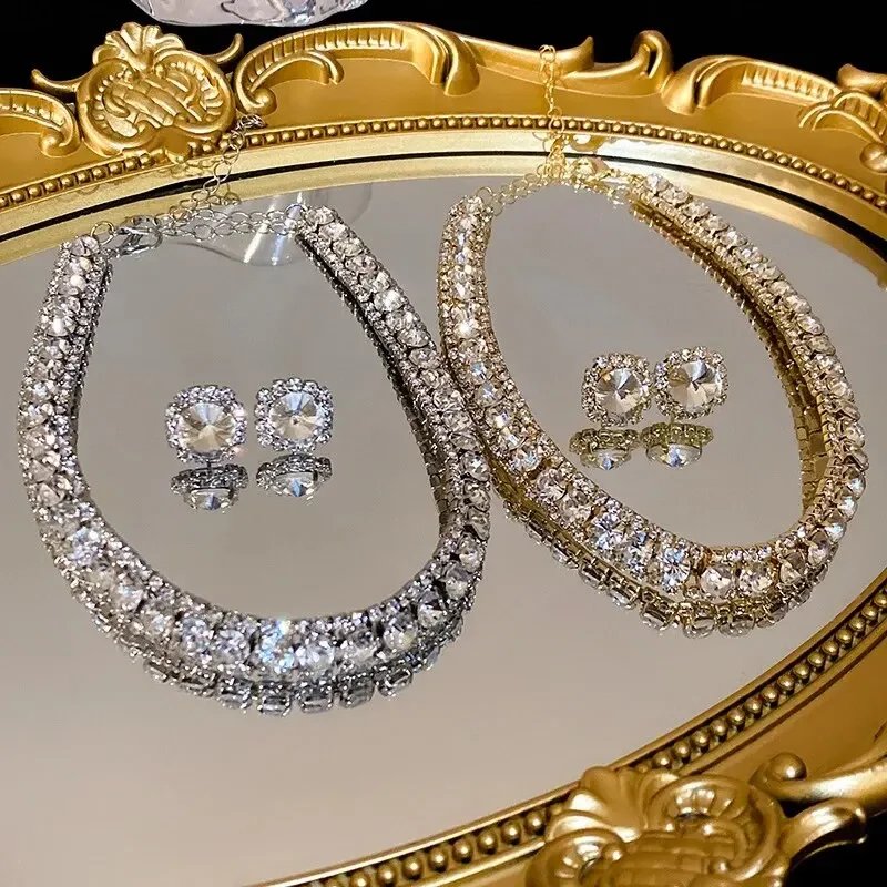 Ensemble de colliers et boucles d'oreilles carrées à la mode, chaîne de clavicule légère de luxe, vêtements de cou personnalisés haut de gamme pour femmes, motif façonnant