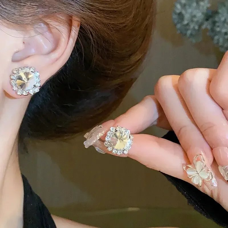 Ensemble de colliers et boucles d'oreilles carrées à la mode, chaîne de clavicule légère de luxe, vêtements de cou personnalisés haut de gamme pour femmes, motif façonnant