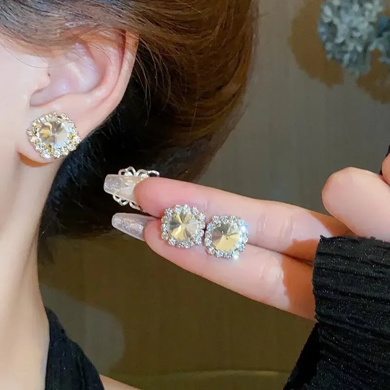 Ensemble de colliers et boucles d'oreilles carrées à la mode, chaîne de clavicule légère de luxe, vêtements de cou personnalisés haut de gamme pour femmes, motif façonnant