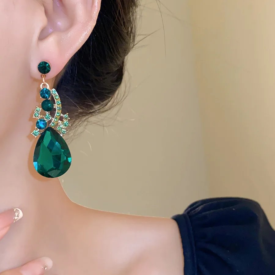 Collier pendentif gouttelette d'eau géométrique européen et américain pour femmes, bijoux de mariage personnalisés exagérés haut de gamme