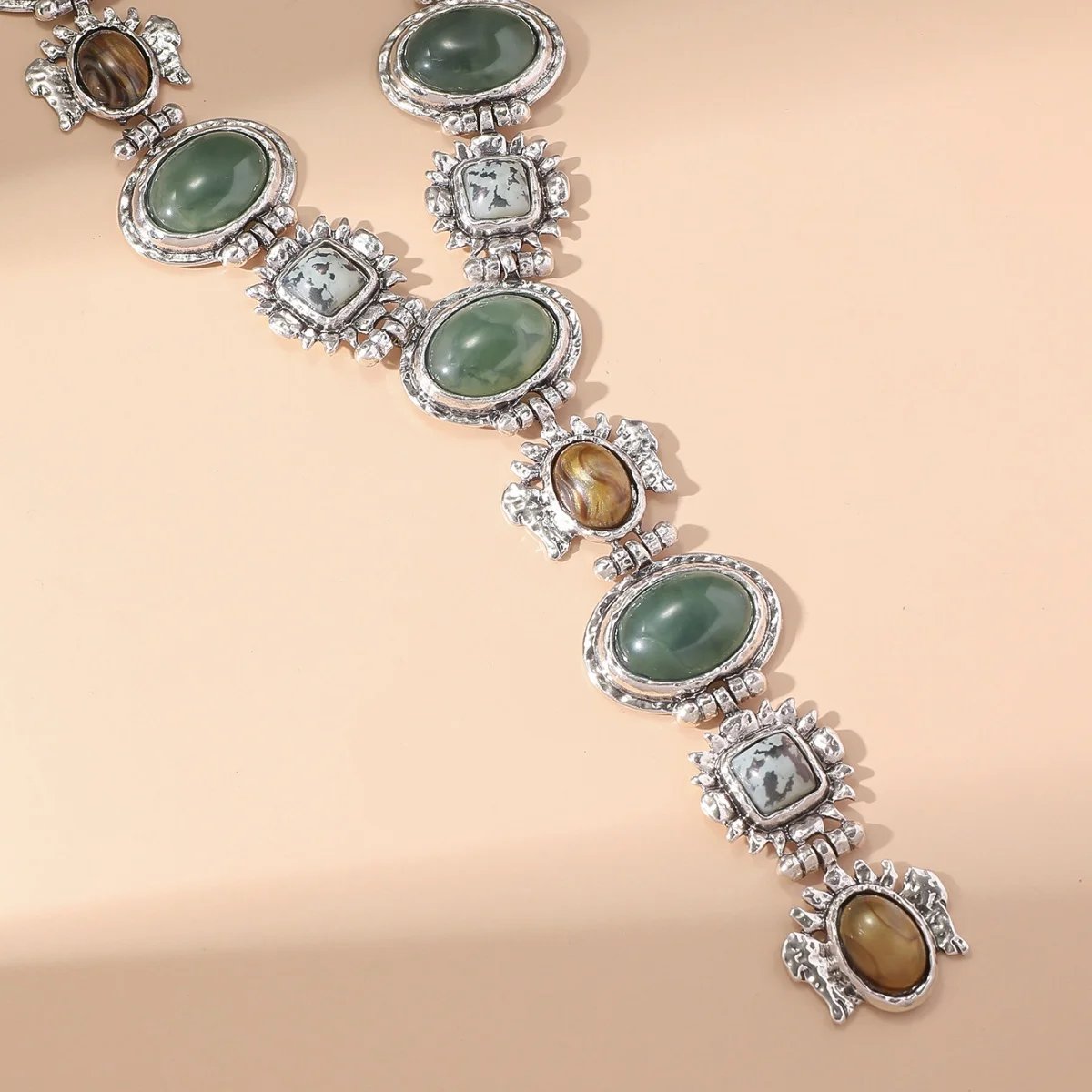 Collier Vintage en résine géométrique épaisse pour femmes, grand collier en métal irrégulier et exagéré, bijoux de Style ethnique, cadeaux