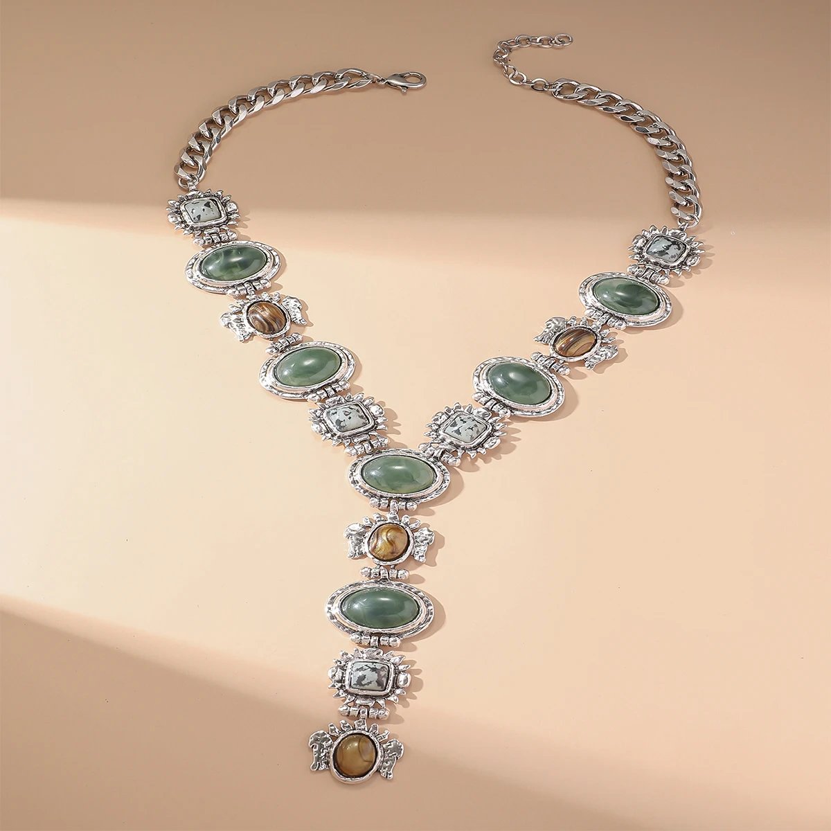 Collier Vintage en résine géométrique épaisse pour femmes, grand collier en métal irrégulier et exagéré, bijoux de Style ethnique, cadeaux