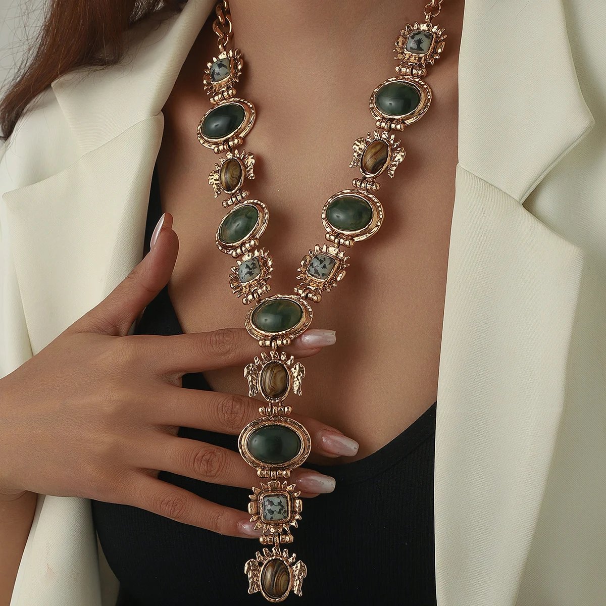 Collier Vintage en résine géométrique épaisse pour femmes, grand collier en métal irrégulier et exagéré, bijoux de Style ethnique, cadeaux