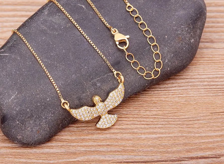 Collier vintage Nidin Flying Eagle pour hommes et femmes, pendentif oiseau, faucon, théâtre, déclaration d'animal de cou, bijoux de fête, cadeau d'anniversaire Collier vintage Nidin Flying Eagle pour hommes et femmes, pendentif oiseau, faucon, théâtre, déclaration d'animal de cou, bijoux de fête, cadeau d'anniversaire