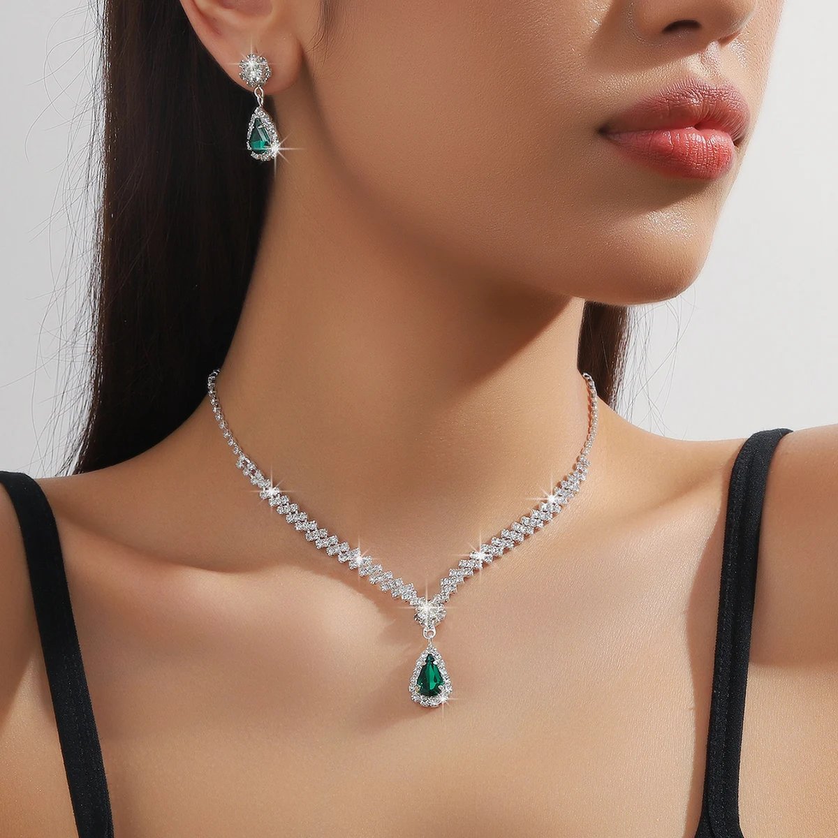 Ensemble de colliers et boucles d'oreilles en forme de goutte d'eau pour femmes, 3 pièces à la mode, pour la saison de mariage, les accessoires de Banquet et de fête, 2910