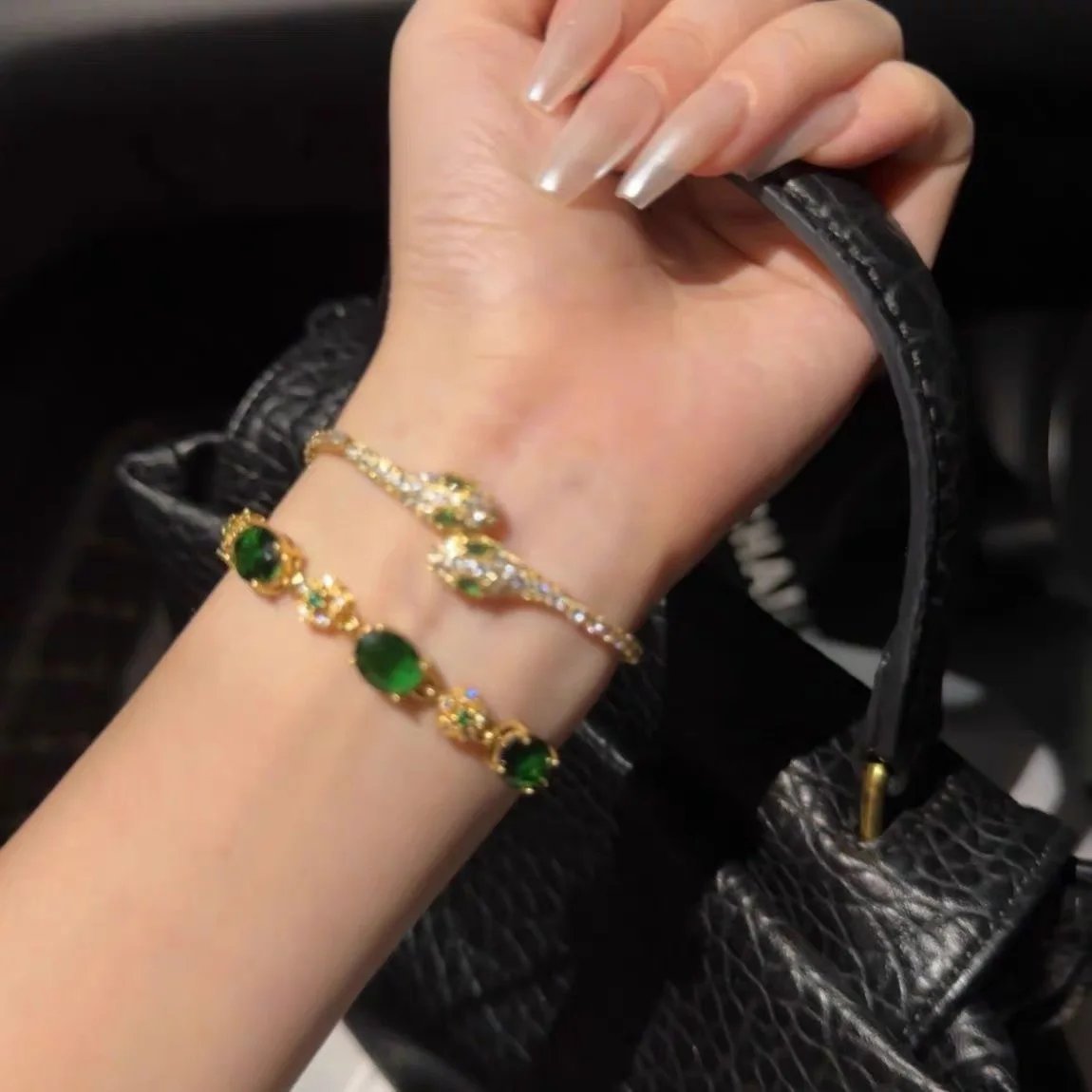 Bracelet en Zircon serpent pour femmes, élégant, yeux en cristal noir, accessoire quotidien personnalisé à la mode, bijoux de fête, cadeaux d'anniversaire Bracelet en Zircon serpent pour femmes, élégant, yeux en cristal noir, accessoire quotidien personnalisé à la mode, bijoux de fête, cadeaux d'anniversaire